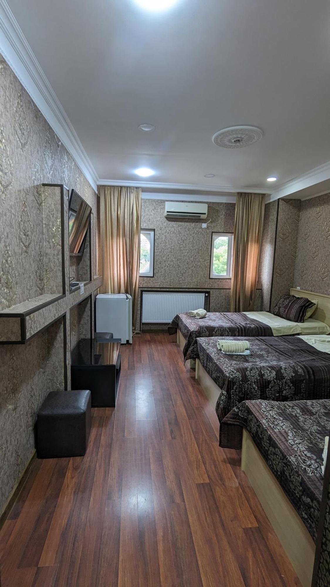 Dkd-Bridge Hotel Tbilisi Esterno foto